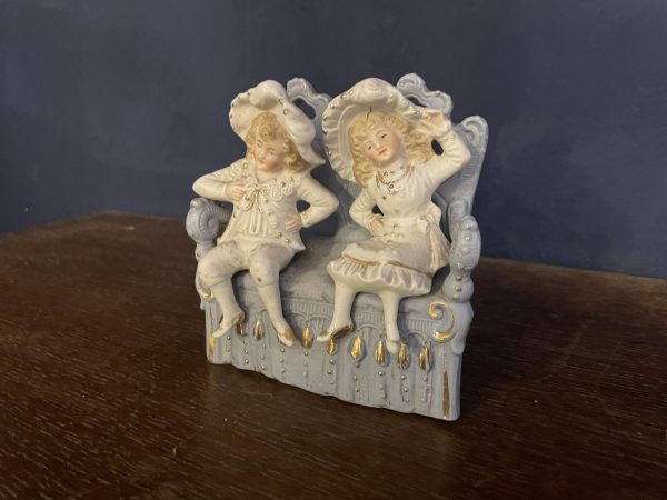 Sujet Biscuit Bleu Couple de Personnages Blanc sur un Fauteuil Numéroté 4417-Soggetto biscotto blu Coppia di figure bianche su una poltrona Numerata 4417 – Image 7
