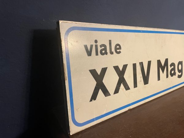 Panneau métallique nom de rue italienne Viale XXIV Maggio - Cartello in metallo con il nome della strada italiana Viale XXIV Maggio – Image 2