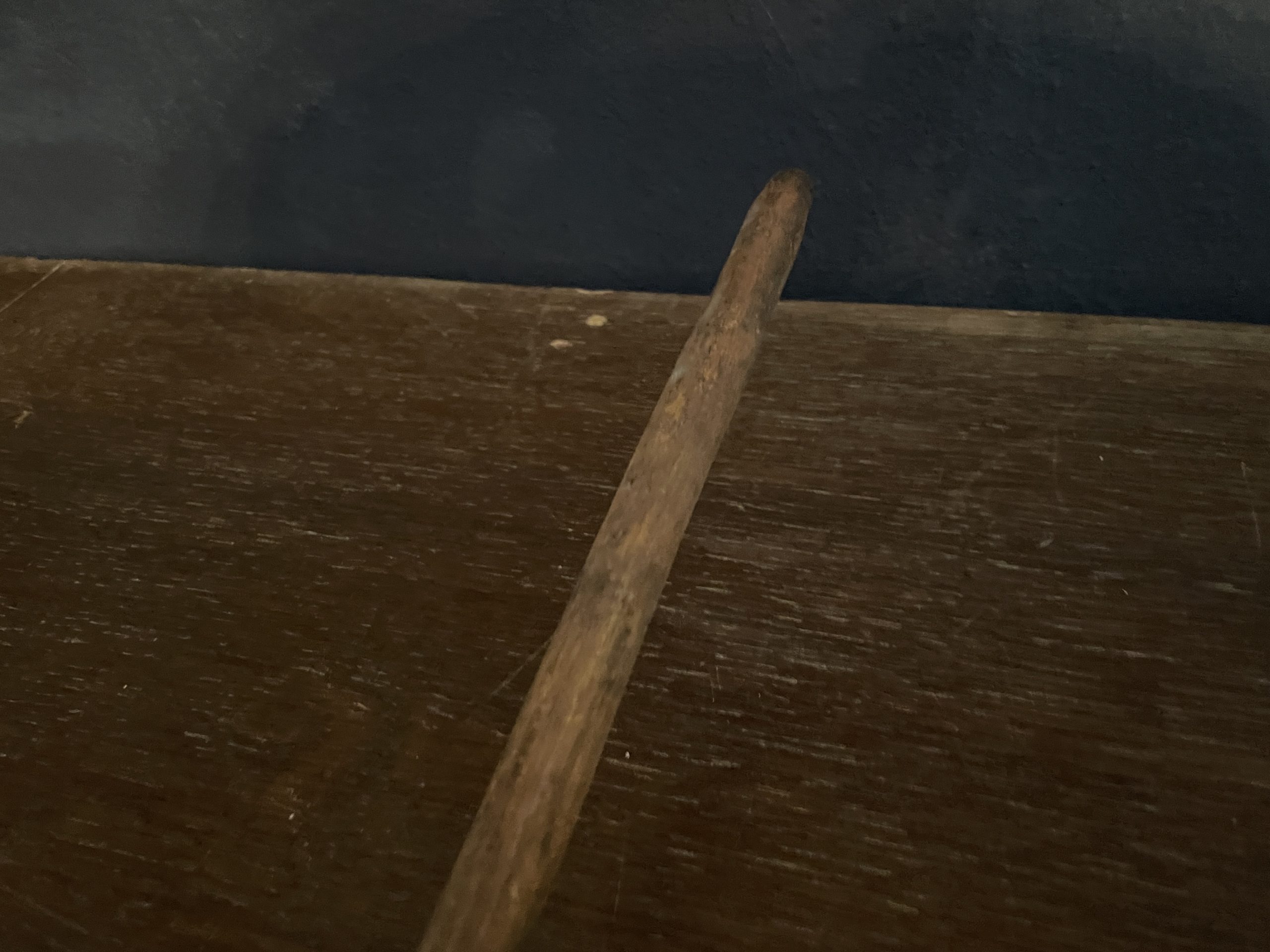 Pipe en bois Bamikele du Cameroun à figure d'homme-Pipa di legno Bamikele del Camerun con figura maschile – Image 4