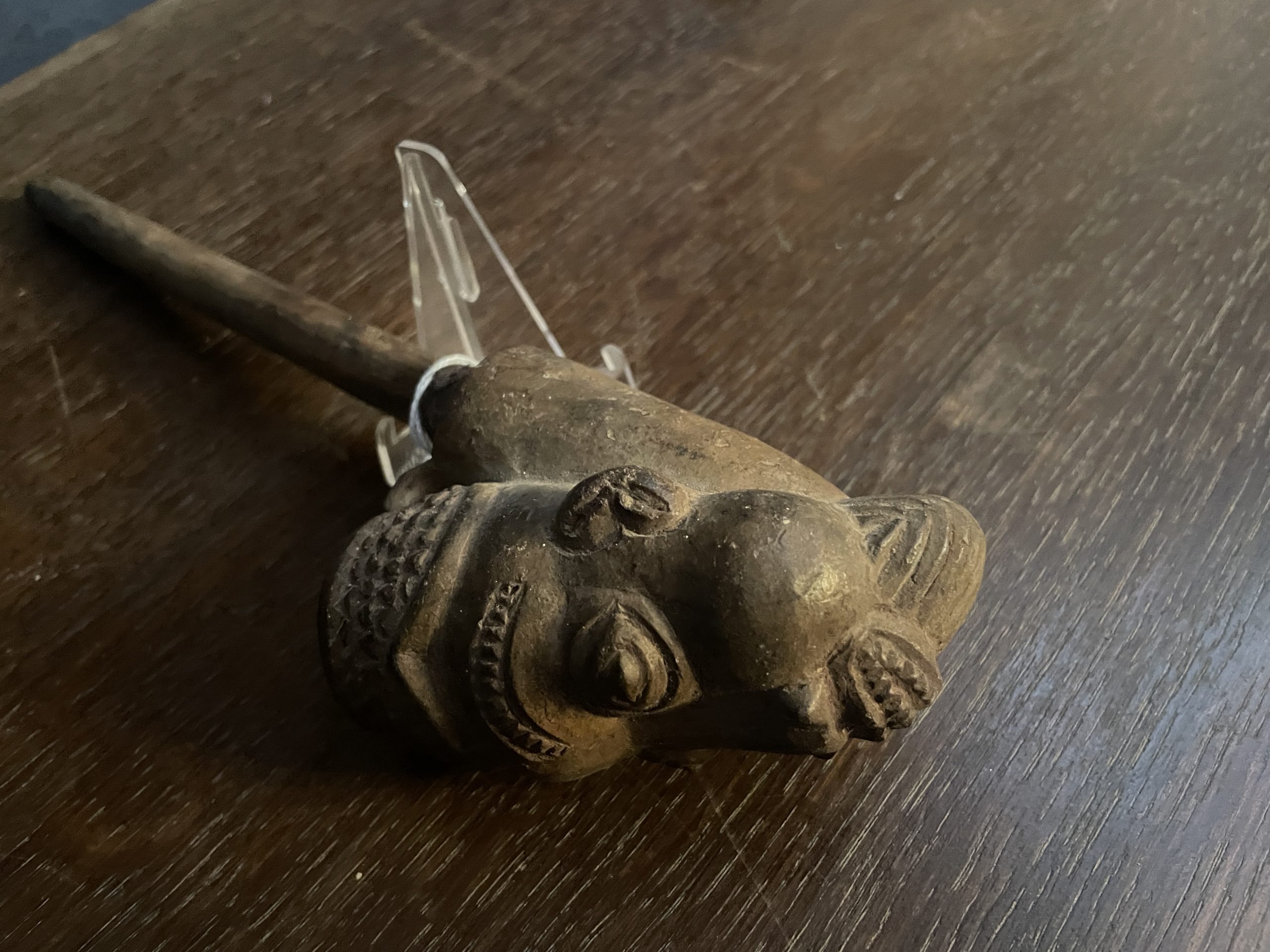 Pipe en bois Bamikele du Cameroun à figure d'homme-Pipa di legno Bamikele del Camerun con figura maschile – Image 7