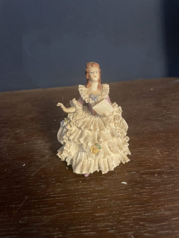 Figurine en porcelaine de Dresde Femme avec robe-Figurina in porcellana di Dresda Donna con vestito – Image 9