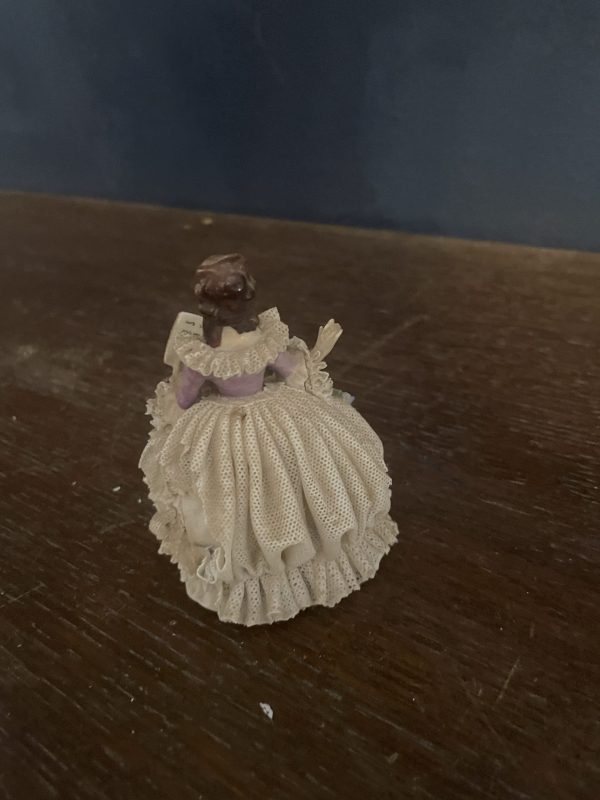 Figurine en porcelaine de Dresde Femme avec robe-Figurina in porcellana di Dresda Donna con vestito – Image 4