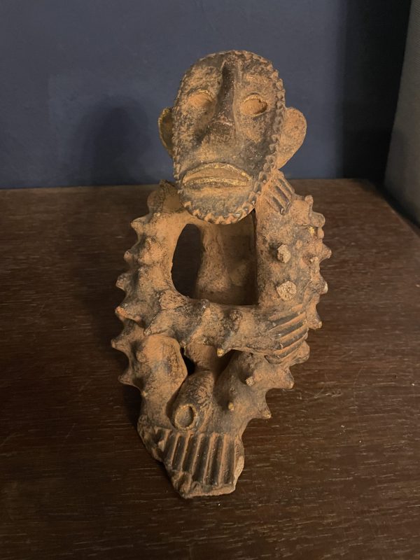 Statue en terre cuite homme assis travail africain Mali - Statua in terracotta di un uomo seduto, opera africana, Mali – Image 7