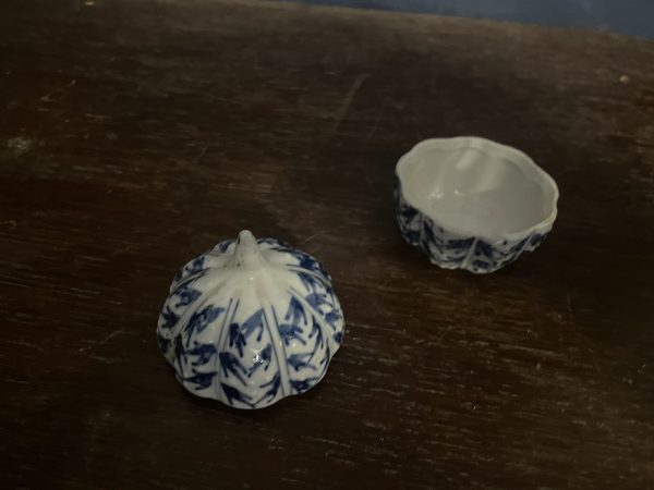 Pot à gingembre miniature ancien en porcelaine de Chine, bleu et blanc-Antico barattolo di zenzero in miniatura in porcellana cinese blu e bianca – Image 4