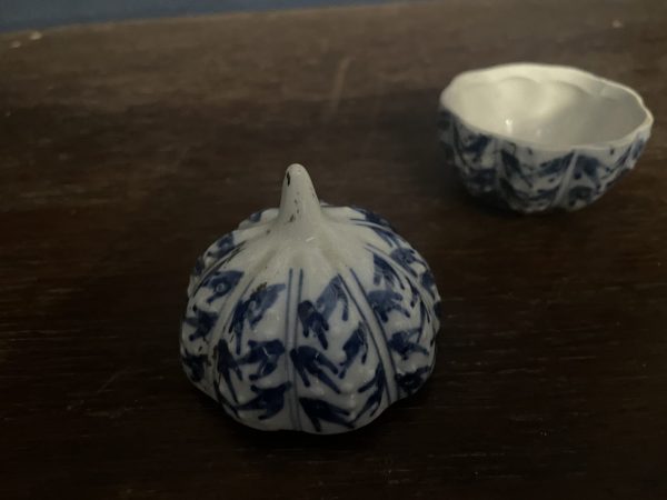 Pot à gingembre miniature ancien en porcelaine de Chine, bleu et blanc-Antico barattolo di zenzero in miniatura in porcellana cinese blu e bianca – Image 5