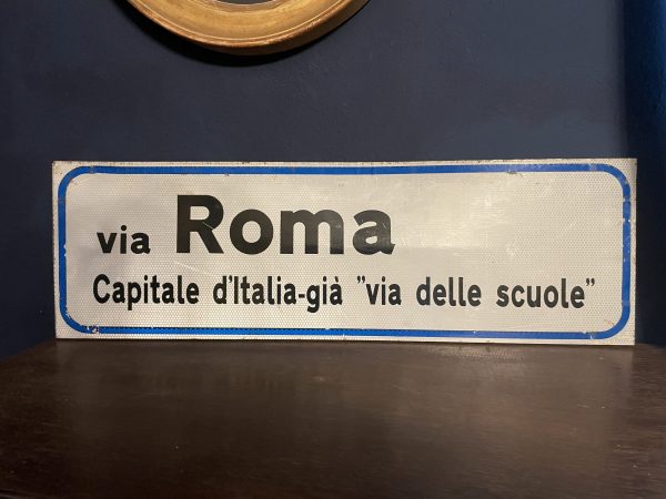 Panneau métallique nom de rue italienne Via Roma - Cartello in metallo con il nome della strada italiana Via Roma – Image 2