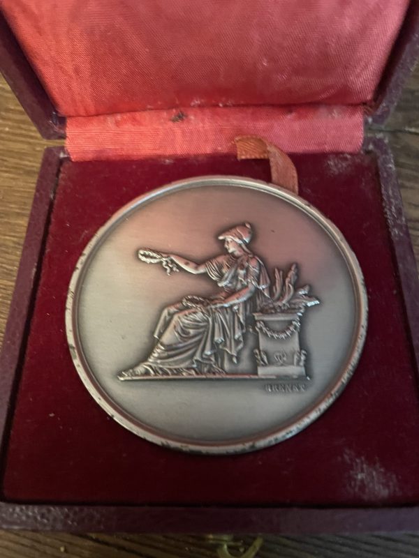 Médaille d'argent de la ligue française de l'enseignement dans son écrin-Medaglia d'argento della Lega francese dell'istruzione nella sua custodia – Image 3