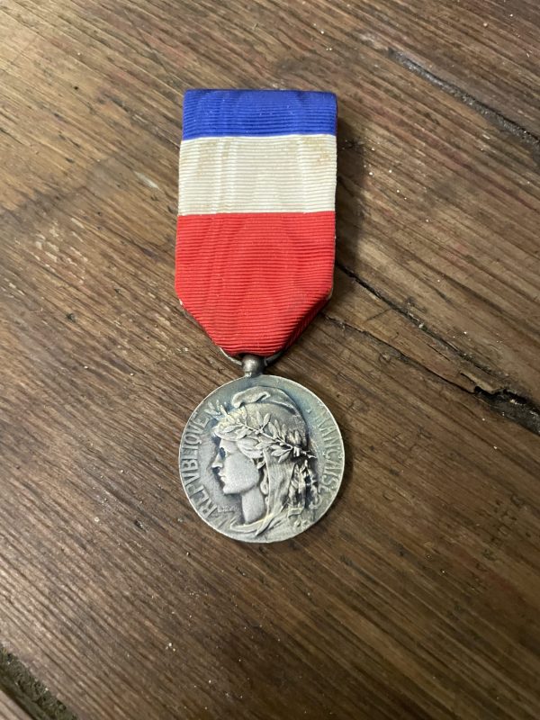 Médaille d'argent du travail Honneur et Patrie-Medaglia d'argento al lavoro, all'onore e alla patria – Image 2