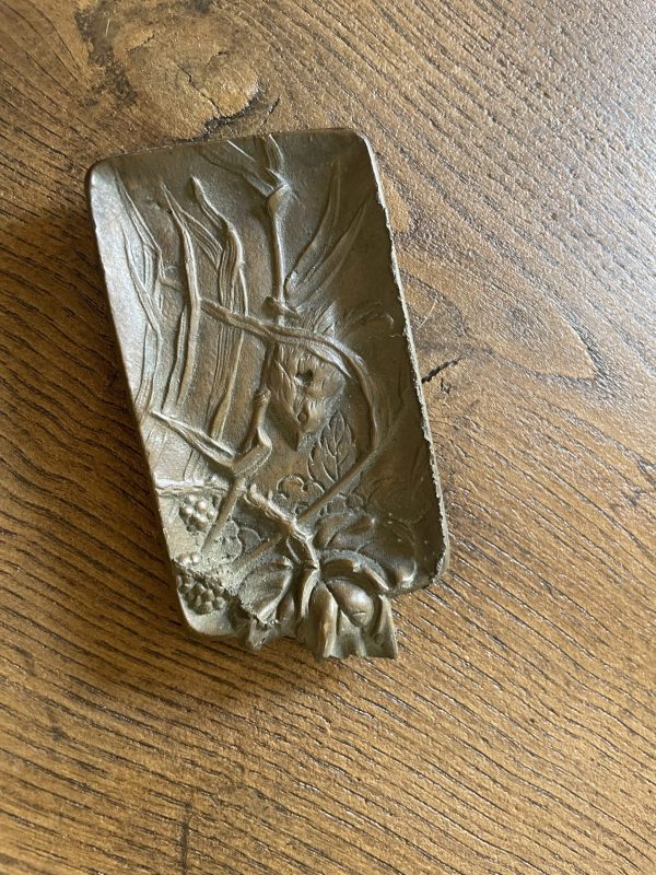 Svuotatasche con decorazione a forma di uccello in bronzo in stile Art Nouveau-Vide poche décor d'oiseau bronze Art Nouveau – Image 2