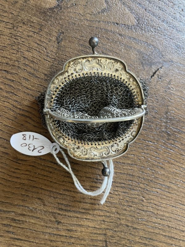 Borsa a rete metallica argentata degli anni '900-Porte monnaie en mailles de métal argenté année 1900 (Copie) – Image 3