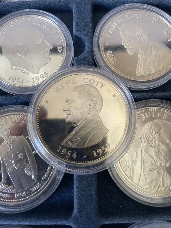 Scatola con 25 medaglie d'argento dei Presidenti della Repubblica - Coffret avec 25 médailles en argent Les Présidents de la République – Image 4