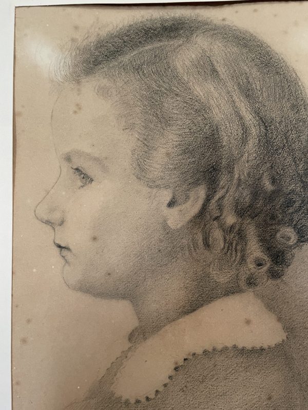 Disegno incorniciato Ritratto di una giovane ragazza firmato datato 1943-Dessin encadrée Portrait de jeune fille signé daté 1943 – Image 3