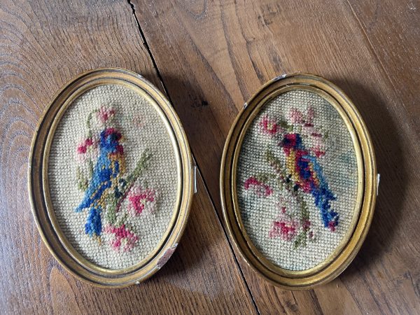 Cornici con motivi di uccelli a punto croce-Cadres avec décors d'oiseaux en point de croix – Image 2