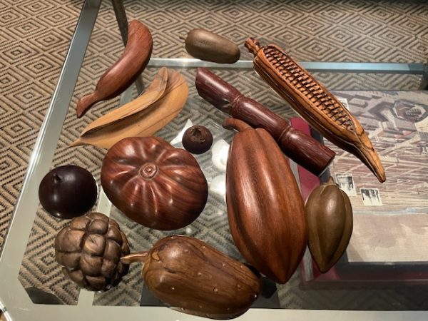 Frutti esotici di legno provenienti dalle Antille-Fruits en bois exotique travail des Antilles – Image 3