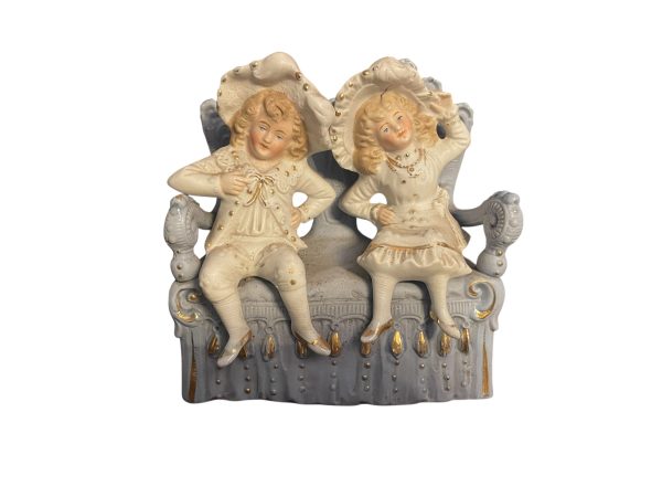 Sujet Biscuit Bleu Couple de Personnages Blanc sur un Fauteuil Numéroté 4417-Soggetto biscotto blu Coppia di figure bianche su una poltrona Numerata 4417