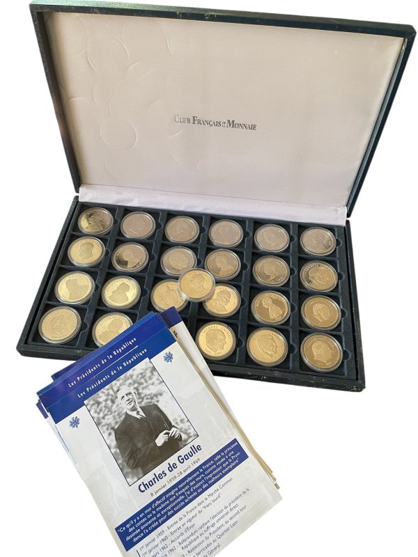 Scatola con 25 medaglie d'argento dei Presidenti della Repubblica - Coffret avec 25 médailles en argent Les Présidents de la République