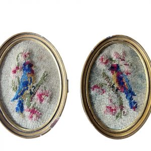 Cornici con motivi di uccelli a punto croce-Cadres avec décors d'oiseaux en point de croix