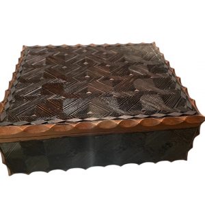 Scatola di legno intagliata con coperchio - lavoro africano-Boite en bois sculpté avec couvercle-travail africain